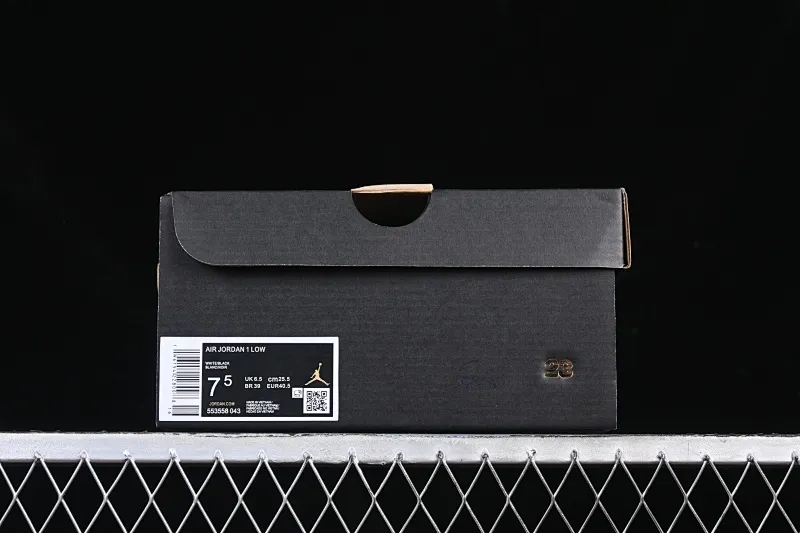All categories Air Jordan Jordan series basketball shoes Air Jordan 1 Low Air Jordan 1 Low AJ1 Joe 1 black and white low-top retro basketball shoes 553558-043